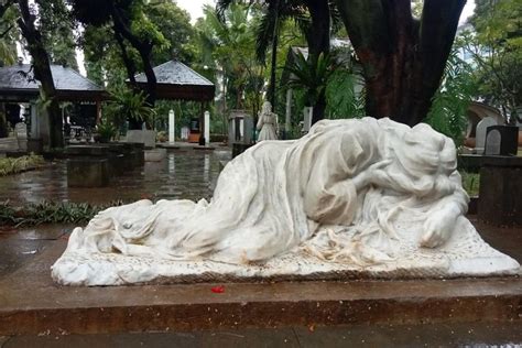 Foto Cerita Di Balik Nisan Di Museum Taman Prasasti Jakarta Halaman