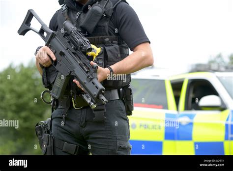 Armed police with their weapons Stock Photo - Alamy