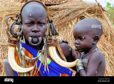 Mursi Tribe Women Lip Plate Hi Res Stock Photography And Images Alamy