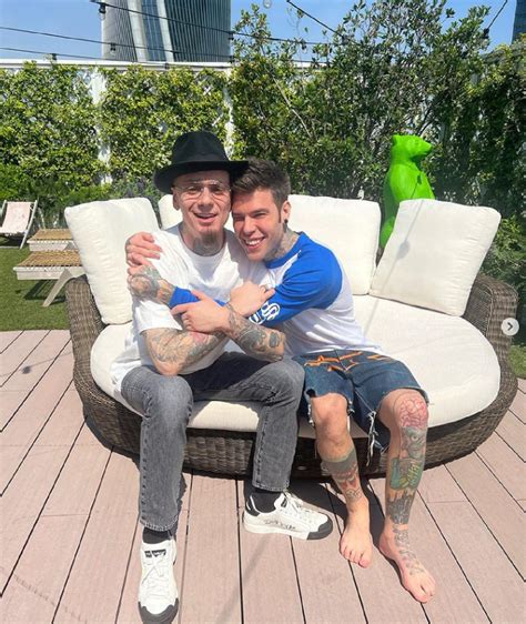 Fedez Arrivato Lesame Istologico Tumore Molto Raro Ma Sono