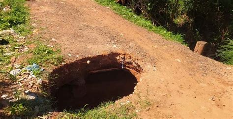 MOTOCICLISTA É RESGATADA APÓS CAIR EM BURACO DE 7 METROS EM PONTE NO