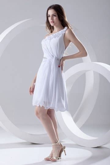 Robe Blanche Courte Encolure Asymétrique Ornée De Bijoux Persun Fr