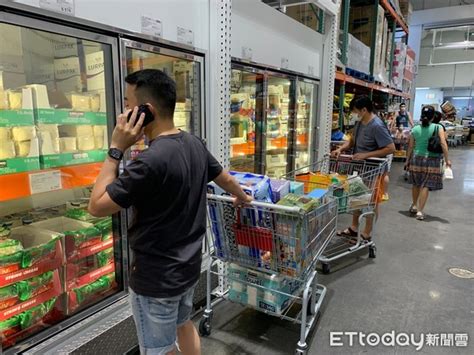 悶不住！內湖好市多周末湧人潮 業者：賣場、停車場均控管上限 Ettoday生活新聞 Ettoday新聞雲