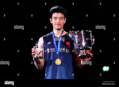 China S Li Shi Feng Celebrates Victory Over Shi Yu Qi Not Pictured In