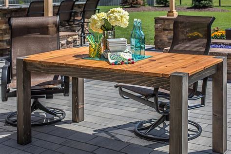 Build Cedar Outdoor Table