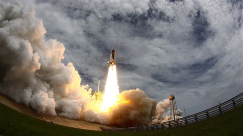 Space Shuttle Launch Wallpaper - WallpaperSafari