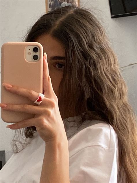 фото в зеркале селфи кольцо из бисера in 2022 | Mirror selfie, Selfie ...