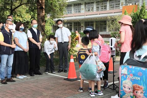 中市開學日分流到校 備足各式防疫物資 盧秀燕：讓師生安心 生活 Newtalk新聞