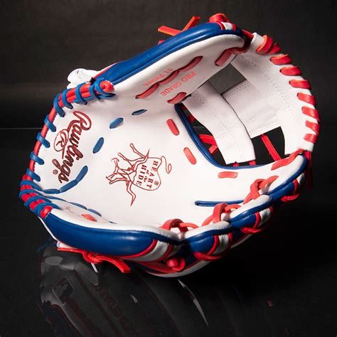 Custom Gloves for Baseball and Softball