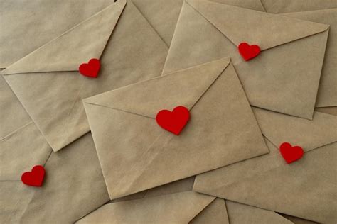 Sobres Con Corazones Rojos Cartas De Amor Feliz Día De San Valentín