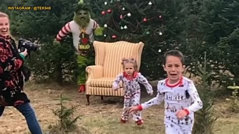 Grinch scares children taking Christmas photos in hilarious video | Fox ...