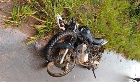 Em Placas Um Motociclista Morreu Após Colisão Entre Carreta E Moto Na