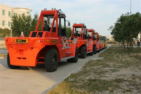 Chine Chariot élévateur personnalisé de 28 tonnes pour les fabricants