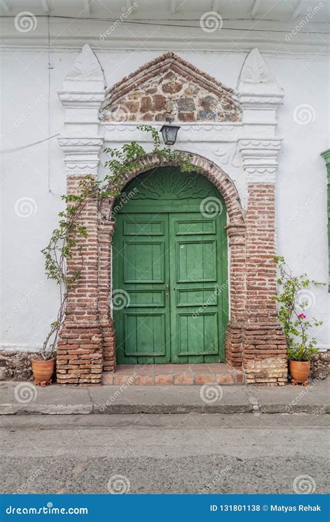 Porta De Uma Casa Colonial Velha Em Santa Fe De Antioquia Colomb Foto