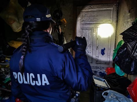 Nie B D My Oboj Tni Apeluj Podlascy Policjanci Sprawdzaj Miejsca