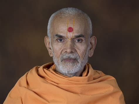 His Holiness Mahant Swami Takes Over As Sixth Spiritual Guru Of The