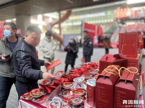 600余美食扎堆赶大集 兰州迎新年“购购购”凤凰网甘肃凤凰网