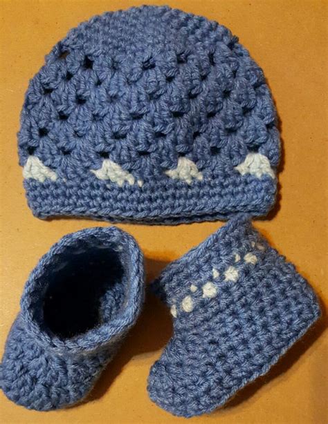 Conjunto De Gorro Y Escarpines En Crochet Beb Reci N Nacido