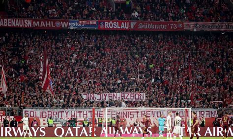 Il messaggio dei tifosi del Bayern Solidarietà alla rivoluzione