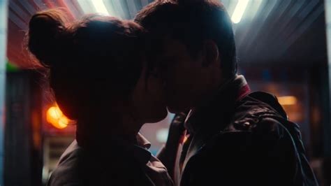 Sex Education Season 3 Kiss Scene — Otis And Maeve Asa Butterfield And Emma Mackey 3x05