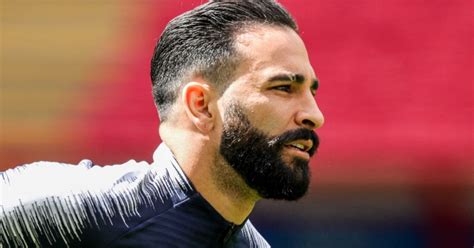 Adil Rami Léquipe De France De Football Pendant Un Entraînement Lors