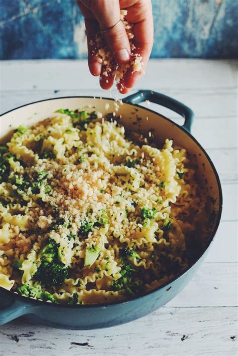 Broccoli Garlic Pasta With Red Pepper Flakes Grilled Cheese Social