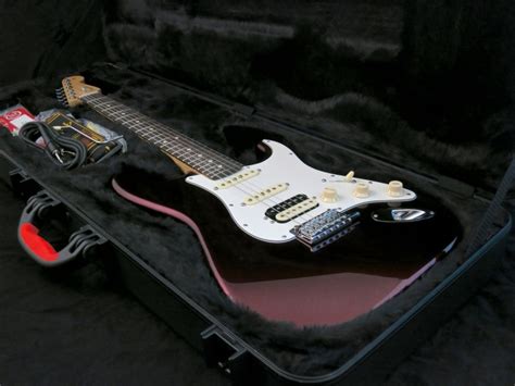 Testipenkissä Fender American Standard Stratocaster Hss Shawbucker Finland