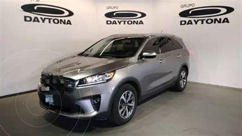 Kia Sorento 2 4L EX Usado 2019 Color Plata Precio 499 000