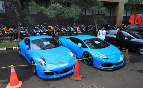 Siapa Pengemudi Xpander Yang Tabrak Porsche Ini Sosoknya Okezone