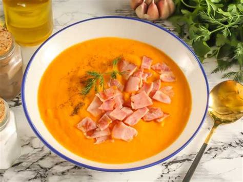 Тыквенный суп-пюре с беконом и сливками — рецепт с фото пошагово