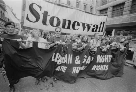 Los Disturbios De Stonewall El Origen De La Marcha Del Orgullo Gay