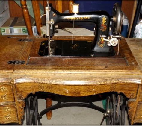 Whats It Worth Murano Glass Davis Sewing Machine Home And Gardens