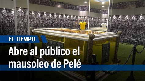 Césped sintético y ataúd dorado abre al público el mausoleo de Pelé