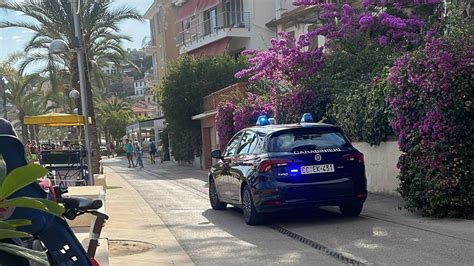 Raffica Di Furti Sulle Spiagge I Carabinieri Arrestano Due Magrebini