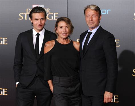 Photo Mads Mikkelsen Avec Sa Femme Hanne Jacobsen Et Son Fils Carl