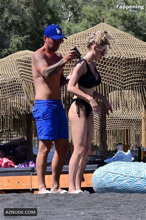 Katie Mcglynn Sexy Seen With Ricky Rayment Sizzles In A Hot Black Bikini At A Beach In Santorini