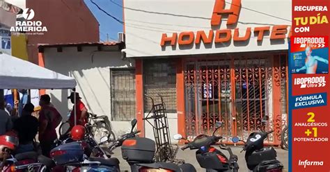 Empleados De Hondutel En La Ceiba En Paro De Labores Indefinido Por La