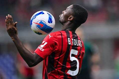 CM Milan Grow Impatient With Ballo Toure After Fulham Snub The