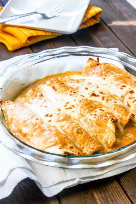 Easy Creamy Salsa Verde Chicken Enchiladas Gimme Delicious