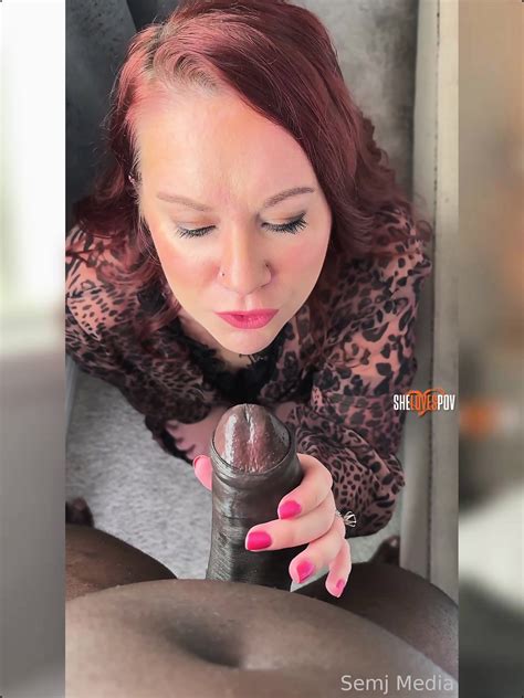 White Cougar MILF Takes BBC