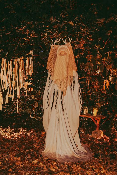 Final set of costumes, Antler Queen & a loyal subject 👑 : r/Yellowjackets