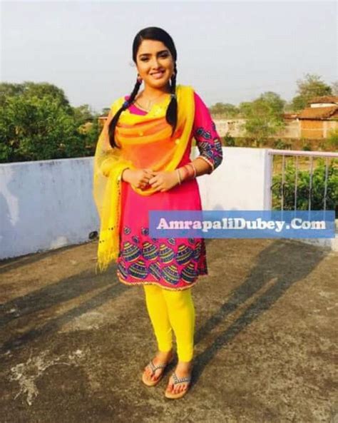 Amrapali Dubey S Feet I Piedi Di Amrapali Dubey Celebrities Feet 2024