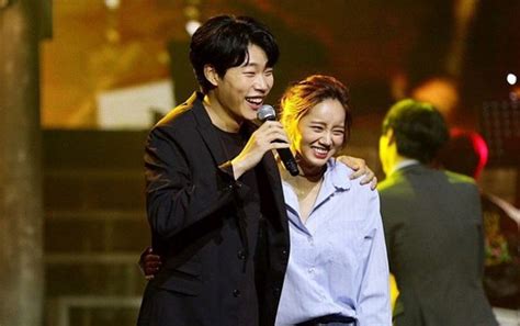 Hyeri Girl S Day Dan Ryu Jun Yeol Tepis Gosip Putus Dengan Kencan Mesra