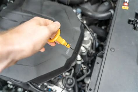 How To Read Oil Level On Dipstick Check Read Engine Oil Levels