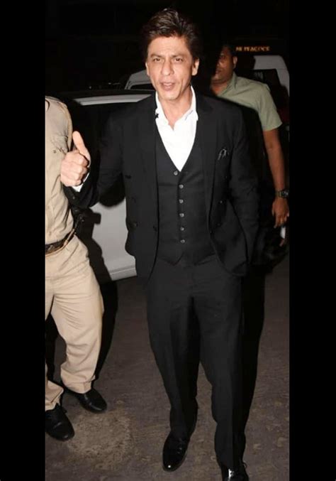 This is Shah Rukh Khan’s trick to dressing down a three piece suit