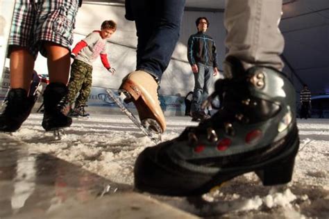 Walnut Creek On Ice Skating Rink Ushers In Season East Bay Times