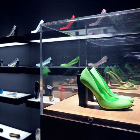 United Nude By Rem Koolhaas Display Design Rem Koolhaas Design