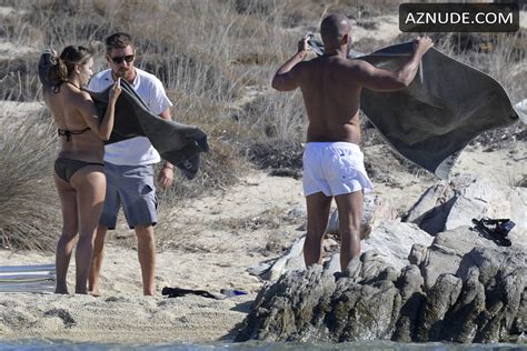 Eva Longoria Sexy In Bikini With Friends At The Beach In Greece Aznude
