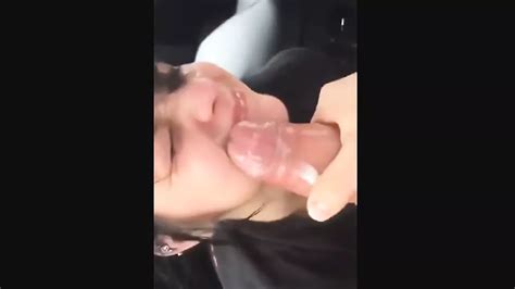 Hardcore Selbstgedreht Sch Nes M Dchen Lutscht Den Schwanz Des Freundes In Der Fu Matte Xhamster