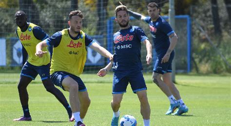 Ssc Napoli Il Report Dell Allenamento Due Azzurri Completamente